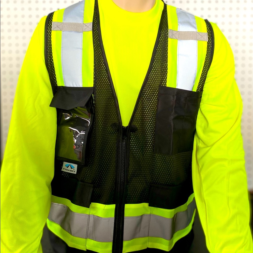 Pyramex black safety Vest